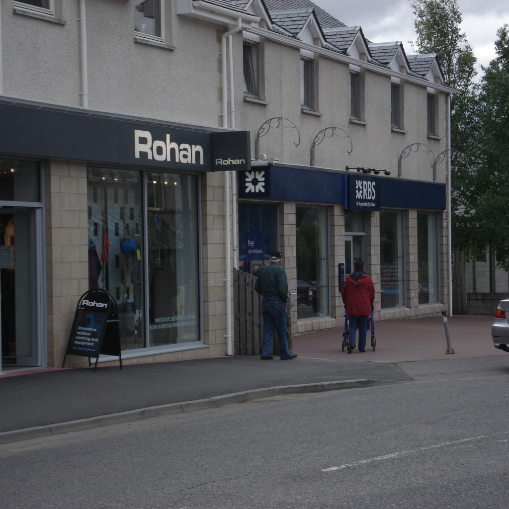 https://www.amchomes.co.uk/wp-content/uploads/2013/05/Rohan-RBS-1-wpcf_1024x1024.jpg